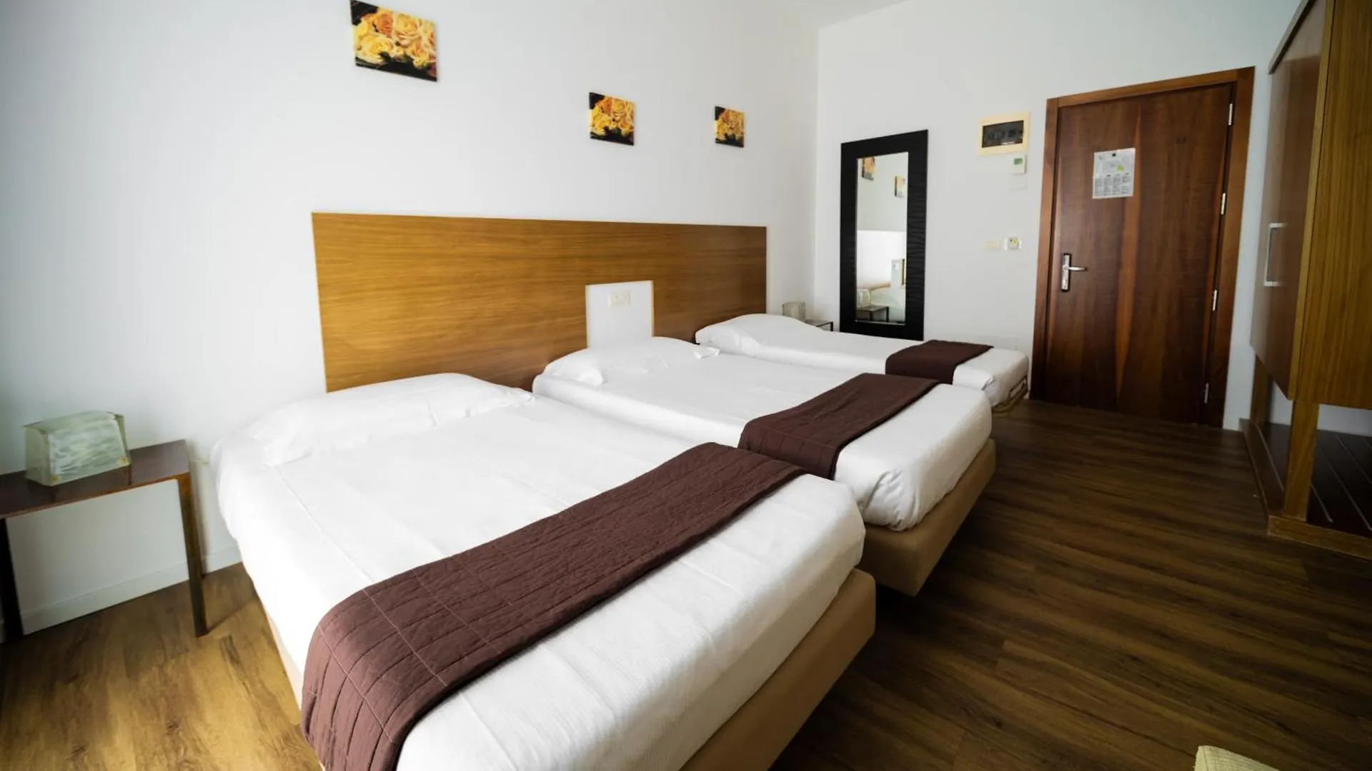 ****  Hotel Trieste Rimini Italie