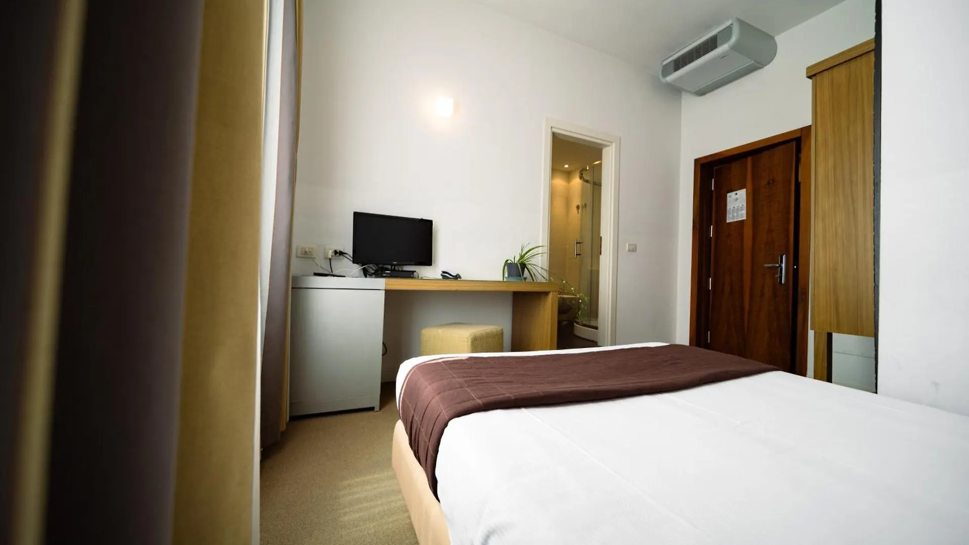 ****  Hotel Trieste Rimini Italy
